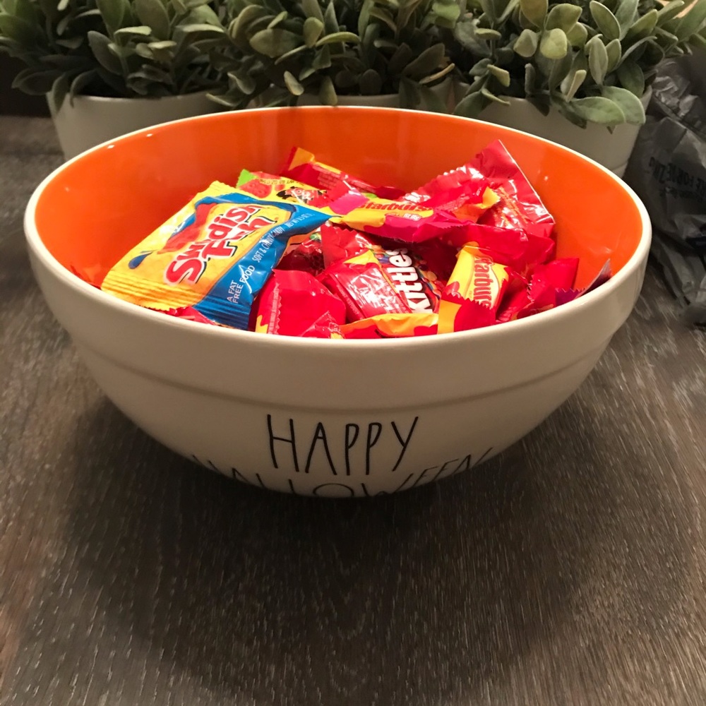 ONE LEFT NEW Rae Dunn HAPPY HALLOWEEN large bowl - Picture 7 of 7